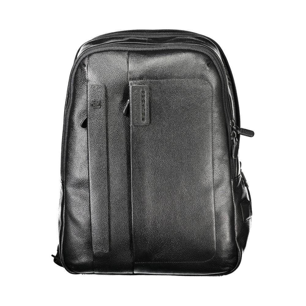 Piquadro black leather men’s backpack, featuring sleek design, adjustable straps, and laptop compartment for modern professionals.