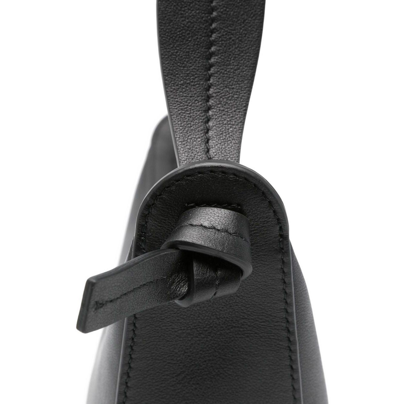 Front view with bag zipped and handles upright.