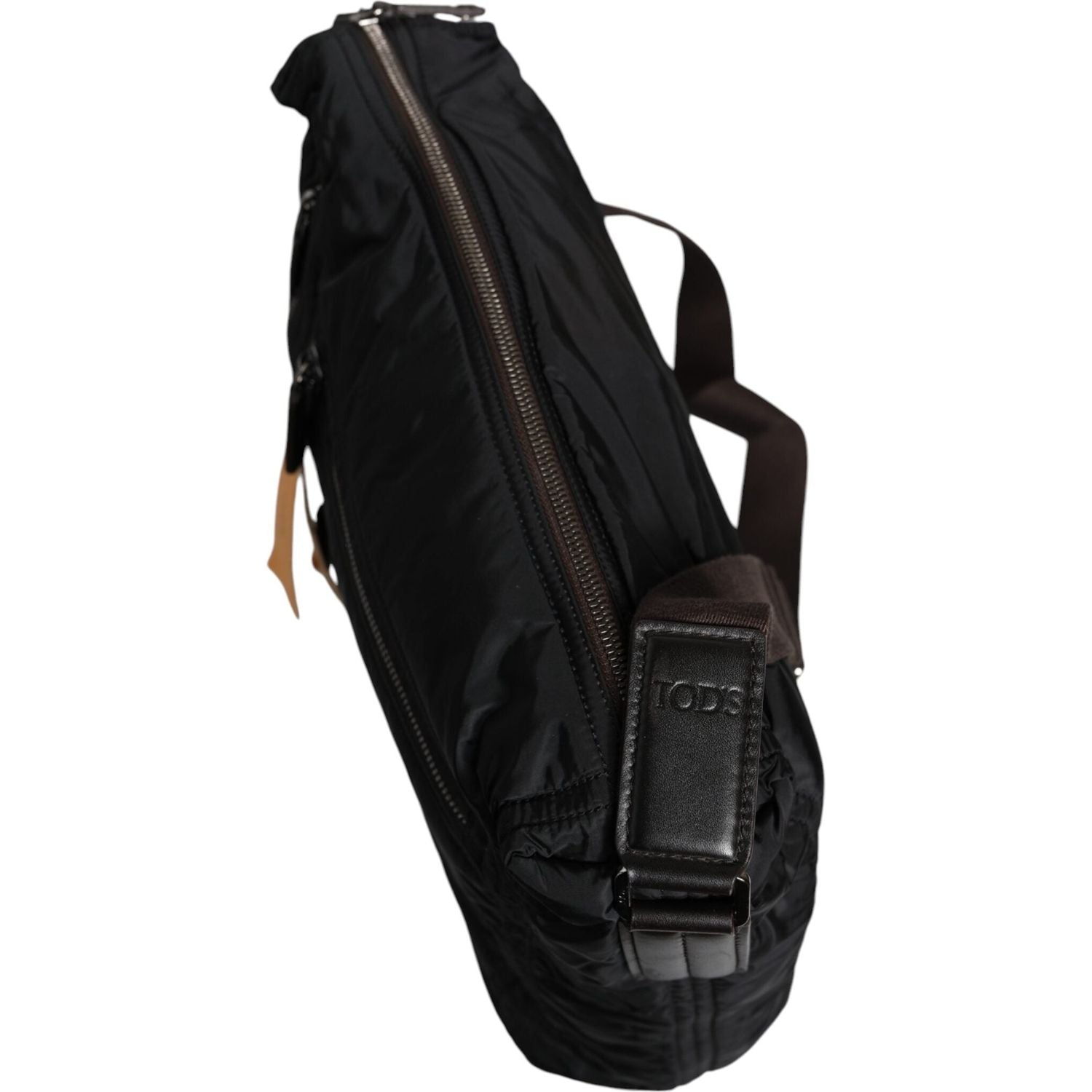 Front view with bag zipped and handles upright.