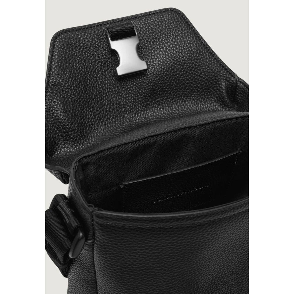Front view with bag zipped and handles upright.