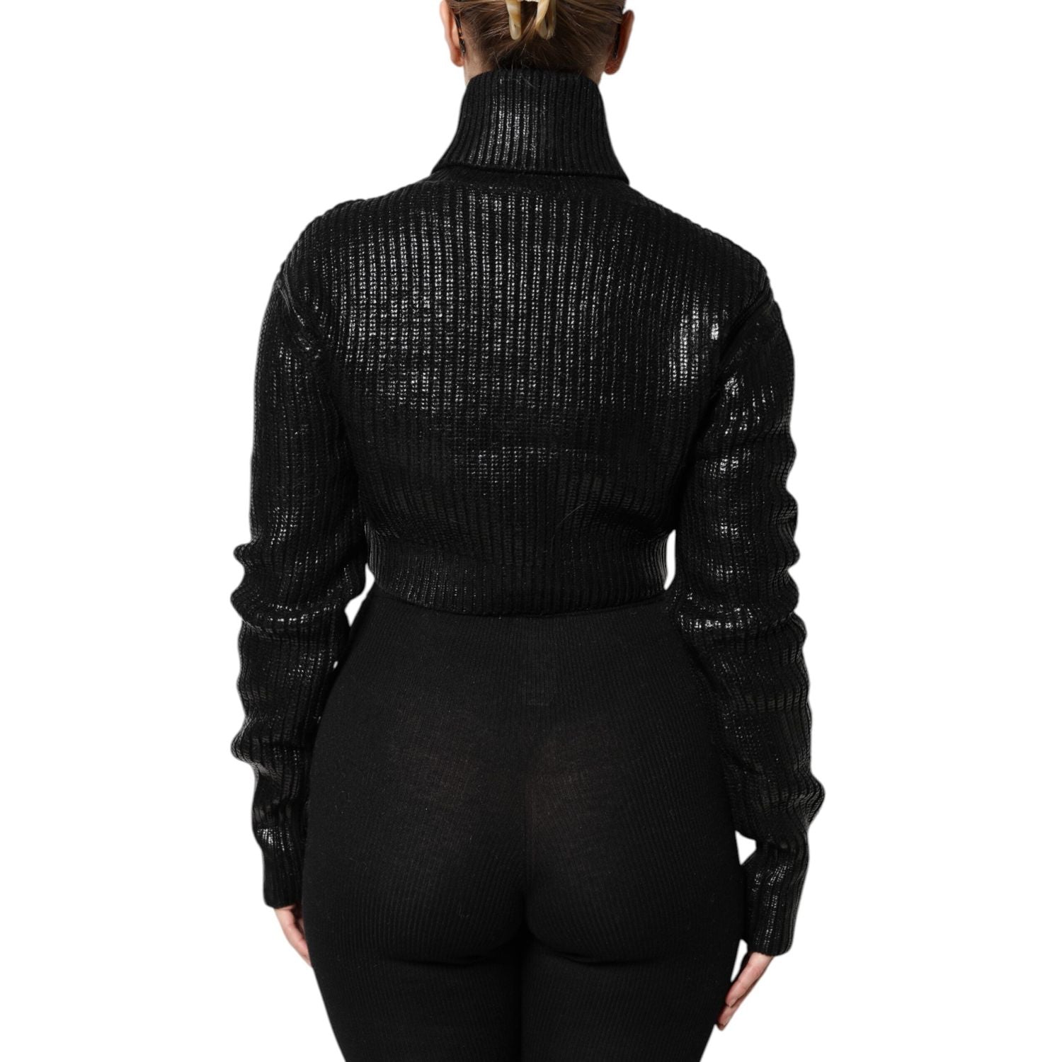 Front view with bag zipped and handles upright.