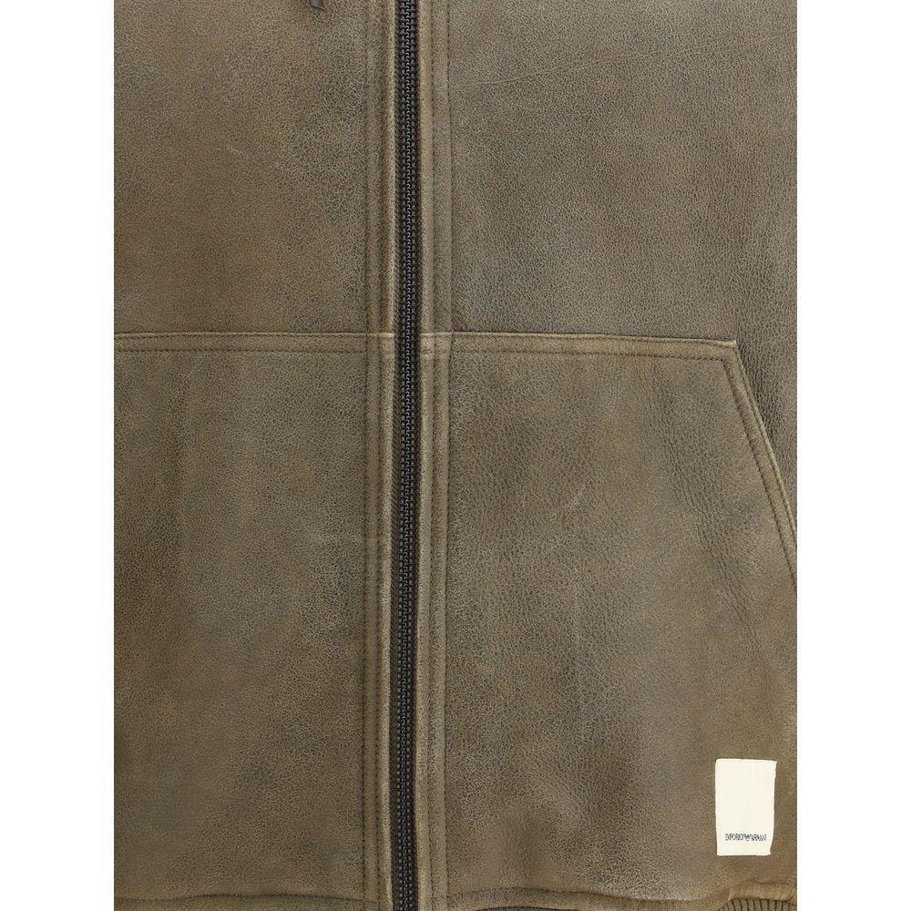 Front view with bag zipped and handles upright.
